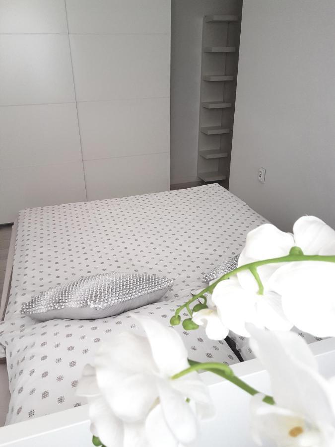 Boleslaviaapartments - Apartament Antonella Болеславец Экстерьер фото